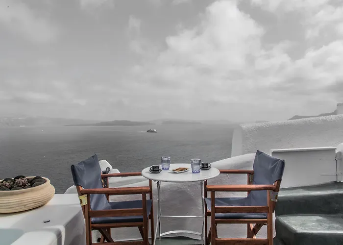 Lava Caves Villa Oia